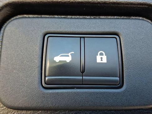 Certified 2023 Nissan Rogue SV w/ SV Premium B Package AWD/4WD image 30
