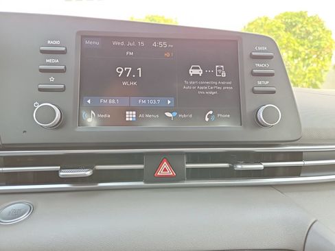 Used 2025 Hyundai Elantra Hybrid FWD image 34