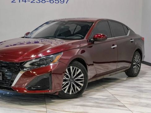Used 2023 Nissan Altima 2.5 SV FWD image 8