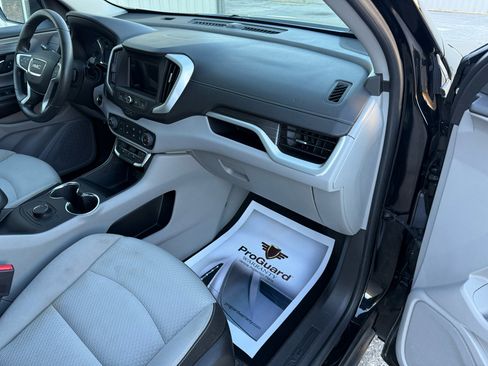 Used 2023 GMC Terrain SLE image 26