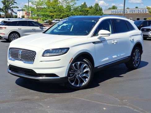 Certified 2022 Lincoln Nautilus Reserve w/ Equipment Group 201A image 31