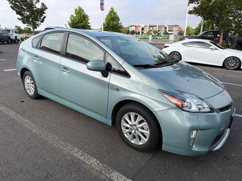 Used 2015 Toyota Prius Prime Plug-In Hybrid FWD image 1