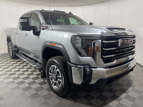 Used 2024 GMC Sierra 3500 SLE w/ SLE Value Package AWD/4WD image 2