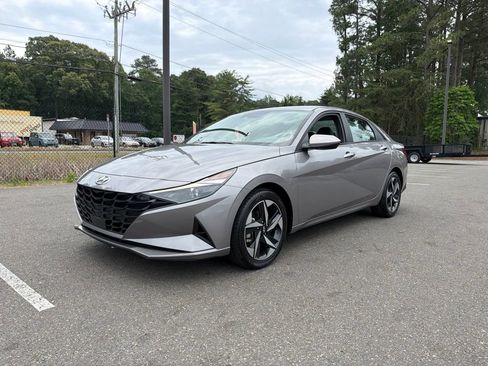 Certified 2023 Hyundai Elantra SEL w/ Convenience Package FWD image 2