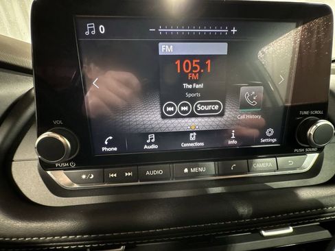 Used 2021 Nissan Rogue S image 22