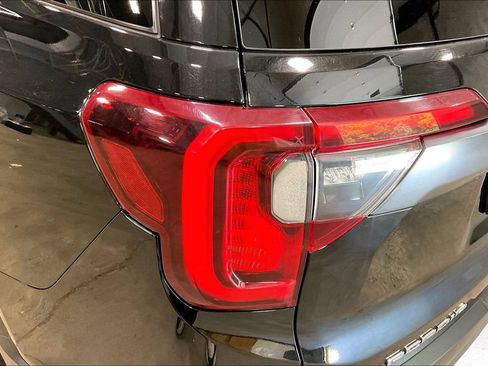 Used 2022 GMC Acadia AT4 w/ Technology Package AWD/4WD image 24