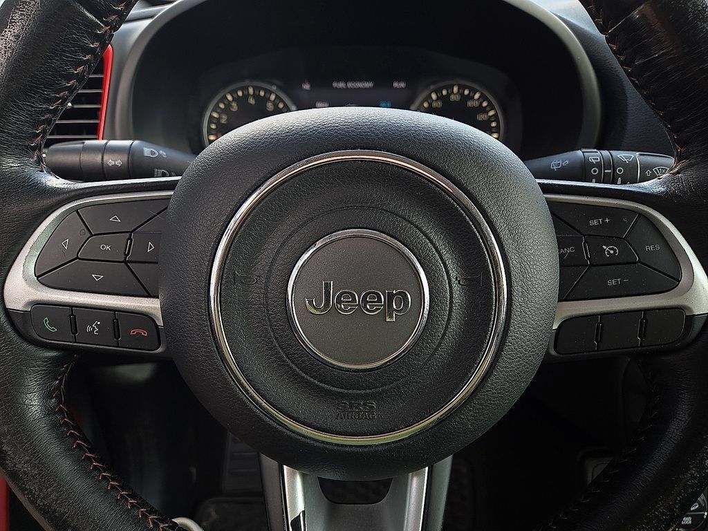 Used 2018 Jeep Renegade Trailhawk w/ Cold Weather Group II AWD/4WD image 19