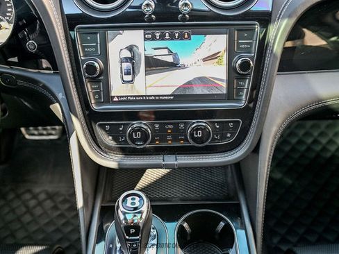 Used 2018 Bentley Bentayga image 85