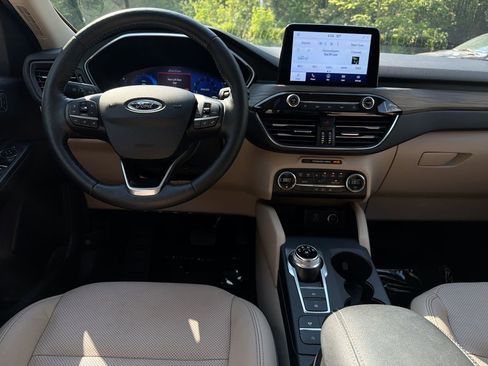 Used 2020 Ford Escape Titanium AWD/4WD image 23