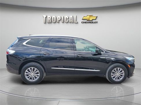 Used 2024 Buick Enclave Essence w/ Technology Package image 6