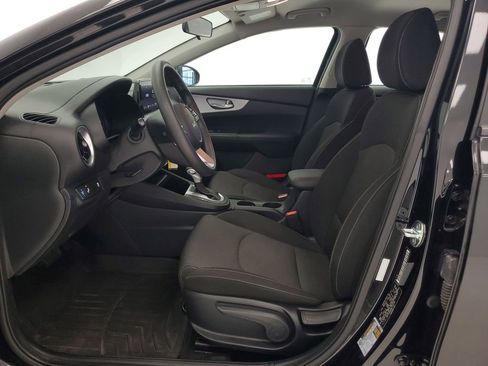 Used 2024 Kia Forte LXS w/ LXS Technology Package image 12