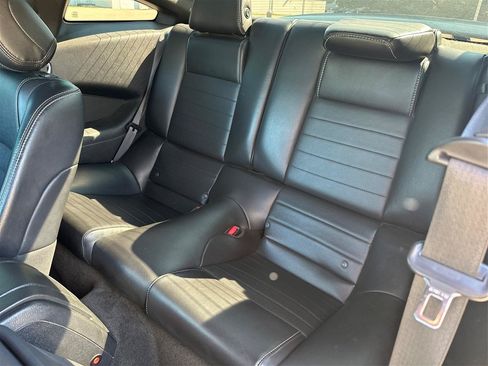 Used 2013 Ford Mustang GT Premium w/ GT Coupe Accessory Pkg 5 RWD image 10