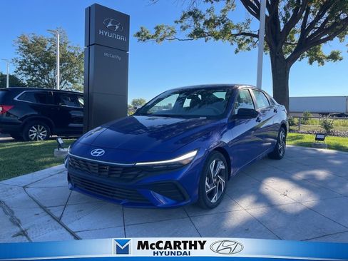 Used 2025 Hyundai Elantra Sport FWD image 1