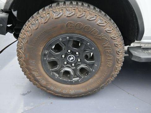 Used 2024 Ford Bronco Wildtrak image 10