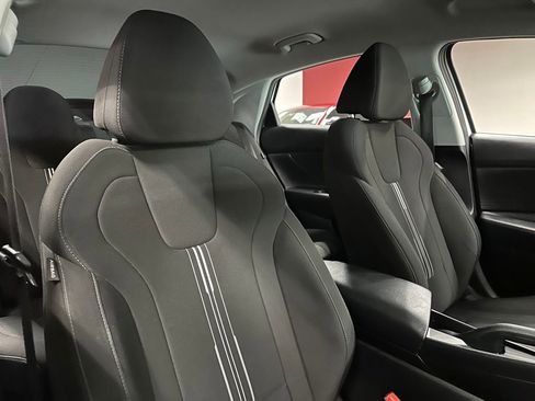 Used 2024 Hyundai Elantra SEL FWD image 30