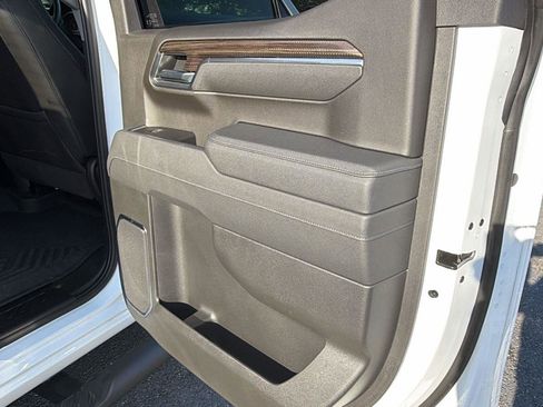 Certified 2025 Chevrolet Silverado 1500 LT Trail Boss w/ Convenience Package II AWD/4WD image 17