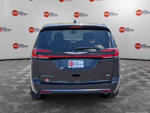 Used 2024 Chrysler Pacifica Touring-L AWD/4WD image 6
