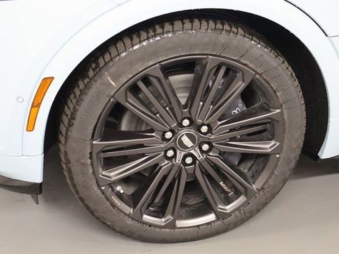 New 2026 Cadillac Lyriq V image 7