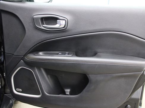 Used 2021 Jeep Compass Latitude w/ Sun and Sound Group AWD/4WD image 28