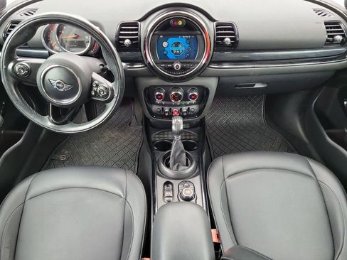 Used 2019 MINI Cooper Clubman ALL4 w/ Premium Package image 18