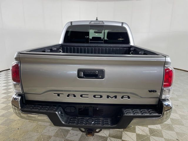 Used 2023 Toyota Tacoma TRD Off-Road w/ Black Out Package (TMS) AWD/4WD image 8
