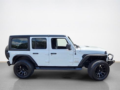 Used 2020 Jeep Wrangler Unlimited Sahara w/ Cold Weather Group AWD/4WD image 2
