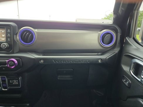 Used 2018 Jeep Wrangler Unlimited Sport S AWD/4WD image 20