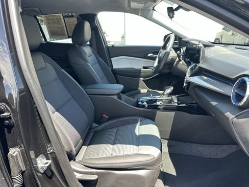 Used 2026 Chevrolet Trax LT FWD image 22