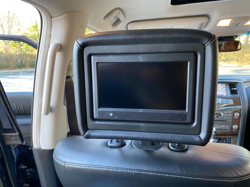 Used 2017 INFINITI QX80 4WD w/ Driver Assistance Package image 55