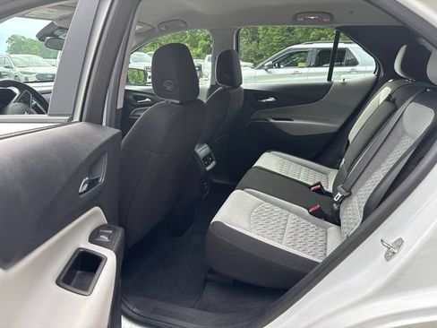 Used 2022 Chevrolet Equinox LS AWD/4WD image 14