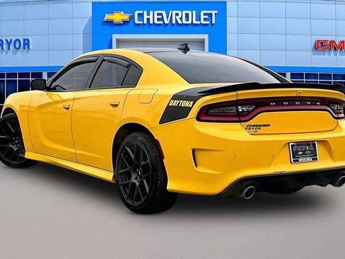 Used 2017 Dodge Charger R/T image 4