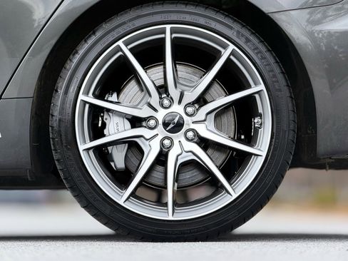 Used 2025 Genesis G70 2.5T image 18