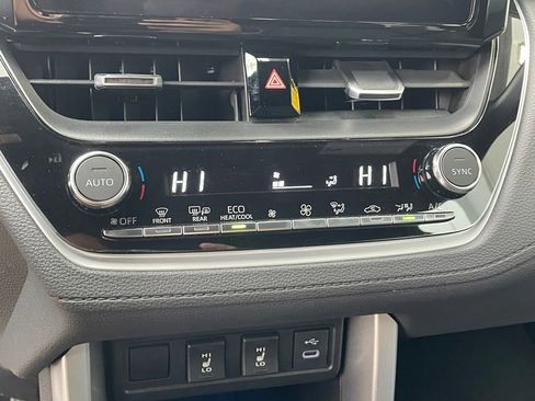 Used 2023 Toyota Corolla Cross XSE image 24