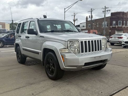 Used 2012 Jeep Liberty Sport AWD/4WD image 3