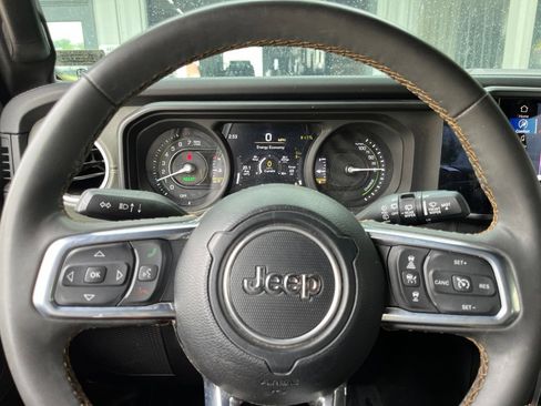 Used 2024 Jeep Wrangler High Altitude AWD/4WD image 7