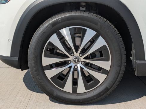 Used 2024 Mercedes-Benz GLE 350 4MATIC image 9