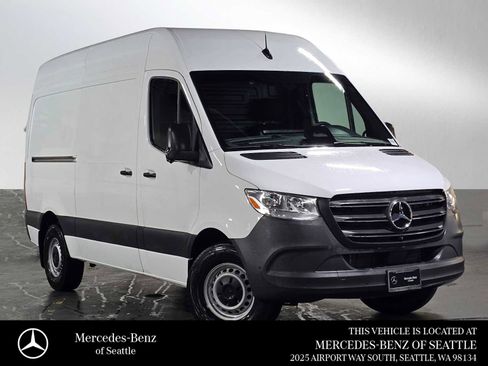 Used 2025 Mercedes-Benz Sprinter 2500 image 1