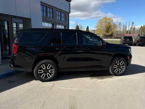 Used 2024 GMC Yukon AT4 w/ Technology Package image 7