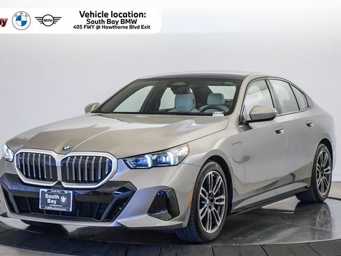 Used 2026 BMW 550e xDrive w/ Executive Package AWD/4WD image 1