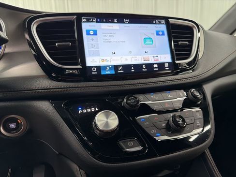 New 2026 Chrysler Pacifica Pinnacle w/ Trailer Tow Group image 28