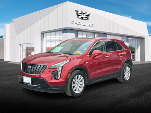 Certified 2023 Cadillac XT4 Luxury w/ Cold Weather Package image 1