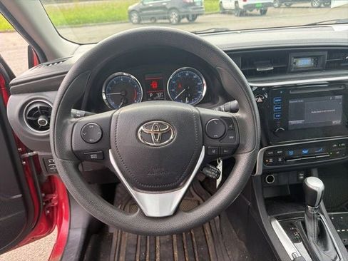 Used 2019 Toyota Corolla LE FWD image 34