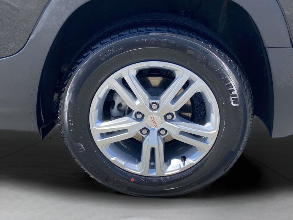 Used 2024 GMC Terrain SLE FWD image 8