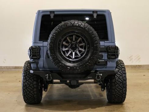 Used 2025 Jeep Wrangler Unlimited Rubicon w/ Technology Group image 13