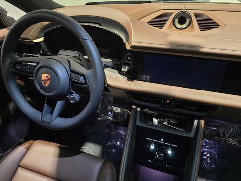 New 2026 Porsche Macan 4 Electric image 12