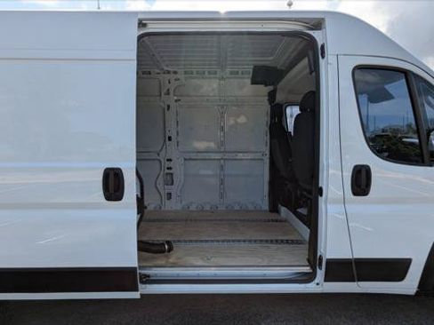 Used 2023 RAM ProMaster 2500 FWD image 18
