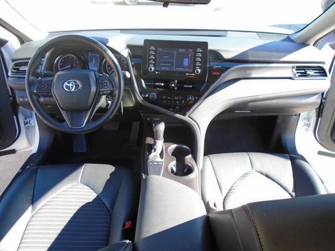 Used 2024 Toyota Camry SE image 13