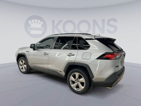 Used 2020 Toyota RAV4 Limited image 4
