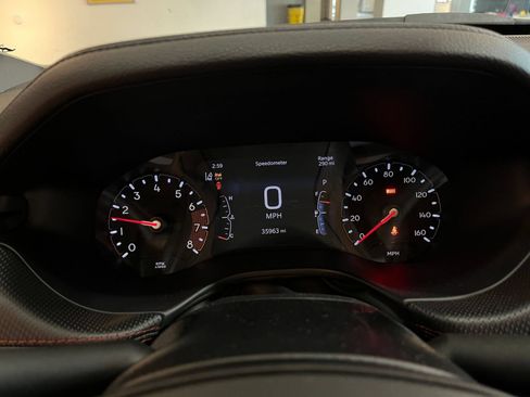 Used 2025 Jeep Compass Trailhawk AWD/4WD image 40