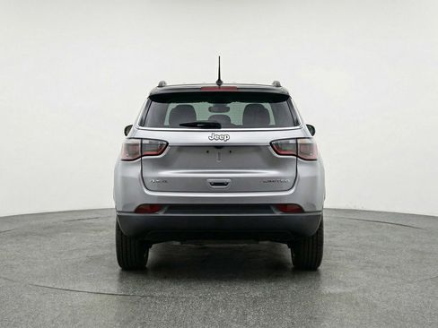 Used 2025 Jeep Compass Trailhawk AWD/4WD image 7